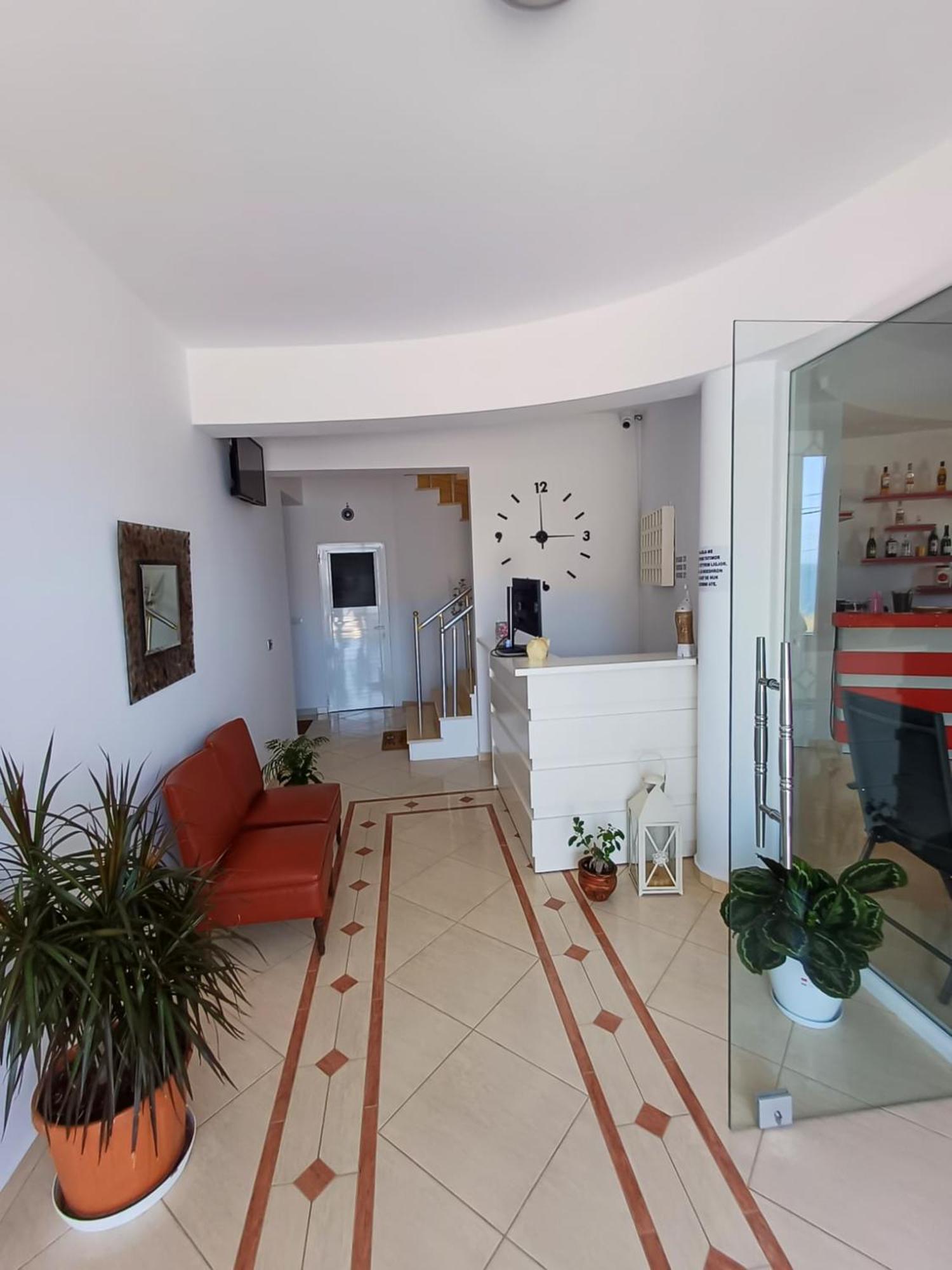 Hotel Sherifi ساراندا المظهر الخارجي الصورة