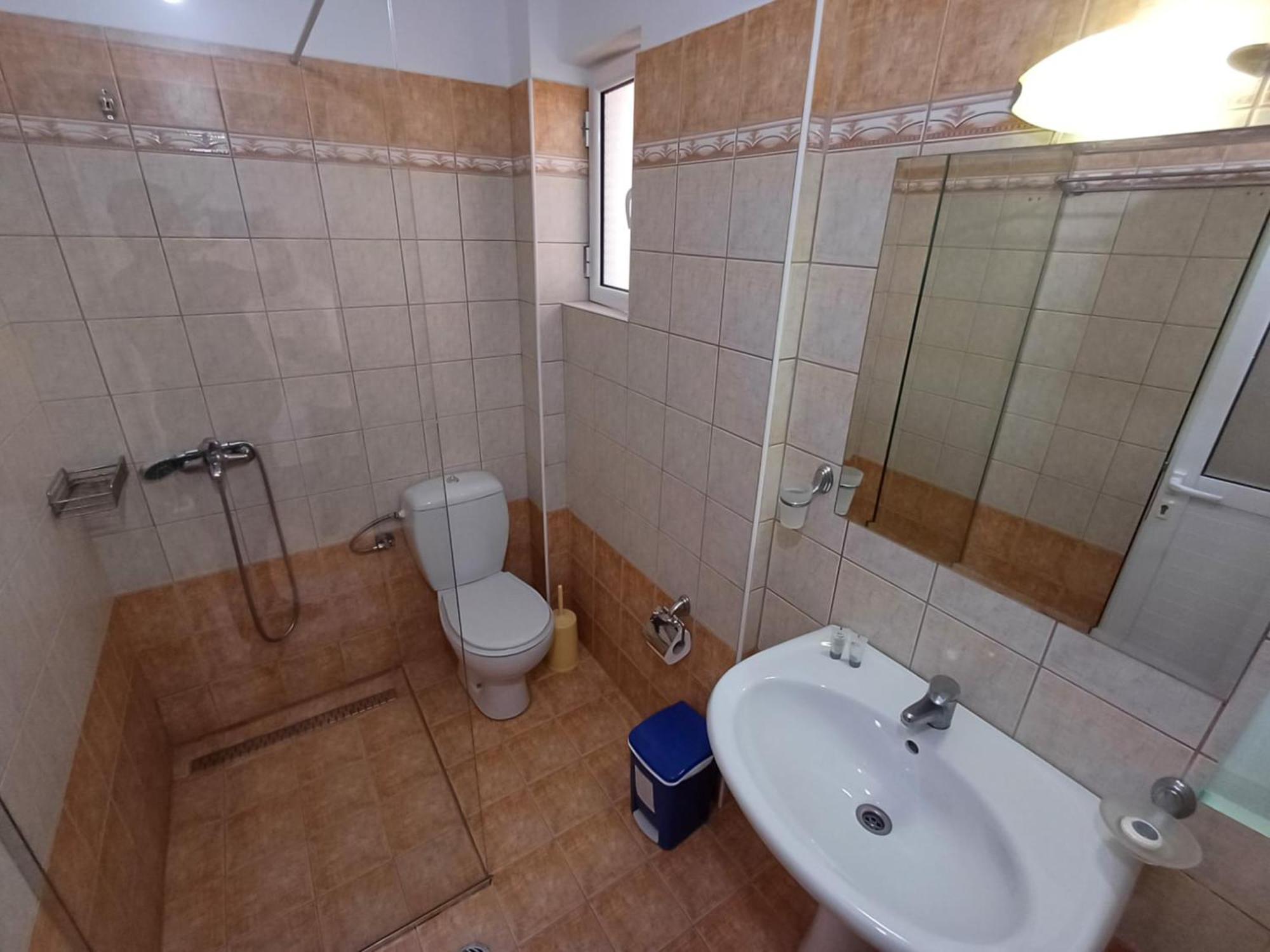 Hotel Sherifi ساراندا المظهر الخارجي الصورة